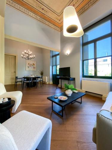 84 Luxury Suites in Center of Athens