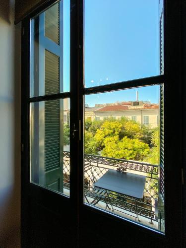 84 Luxury Suites in Center of Athens