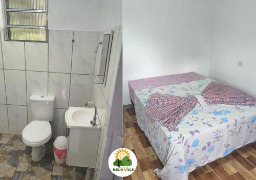 een kleine badkamer met een bed en een toilet bij Pousada e Pesqueiro Belo Vale in Juquiá