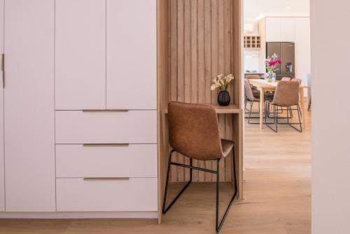 Ruang duduk di De Waal Grandeur Apartment