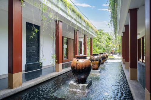 Kolam renang di atau dekat dengan Nai Thon beachfront apartment by Lofty