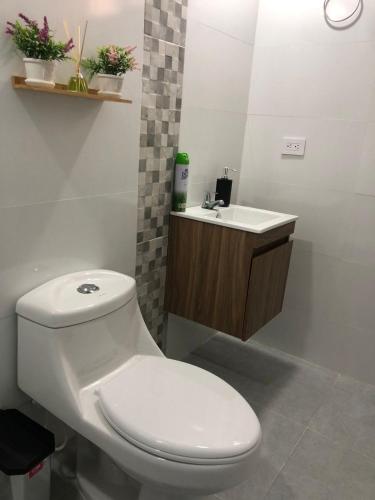 Ένα μπάνιο στο Apartmento, Barranquilla excelente ubicacion