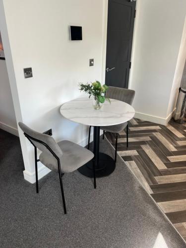 Φωτογραφία από το άλμπουμ του Spacious & Stylish Self Contained Studio Apartments σε Peterborough