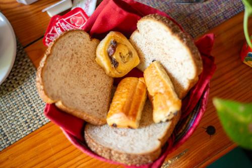Makanan di atau berdekatan hotel