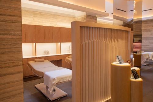 Una cama o camas en una habitación de The Joule