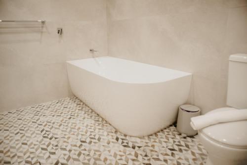 Un baño de Edges by St Bernards Hotel