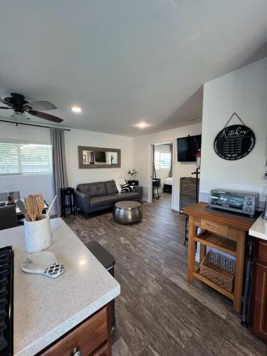 Imagen de la galería de Charming 2 bed 1 bath Private Studio, en Escondido