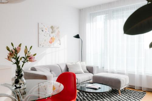 Cozy and Sunny Apartment with free parking Sky Park