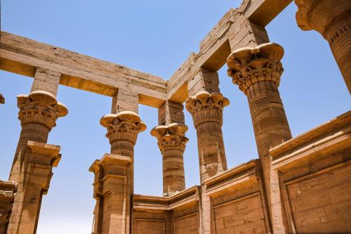 an image of the columns of a building at Bab Al Shams Palace in Luxor