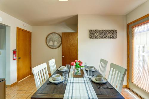 Φωτογραφία από το άλμπουμ του Convenient Townhome 1 Mi to Dtwn Clearfield σε Clearfield