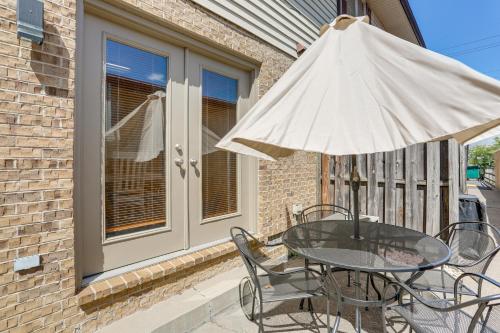 Μπαλκόνι ή βεράντα στο Convenient Townhome 1 Mi to Dtwn Clearfield