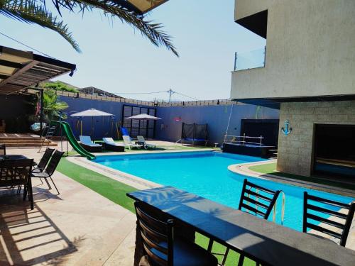 Бассейн в Tala DeadSea Villa или поблизости