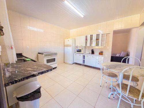 Cuisine ou kitchenette dans l'établissement Recanto Lavivida - Conexão com a natureza
