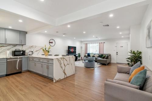 Gallery image of Chic 3BR 2BA Home in Encino in Encino