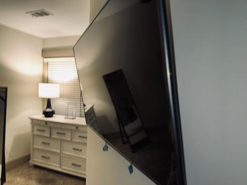 Photo de la galerie de l'établissement Lets hangout on Glenwood !, à Raleigh