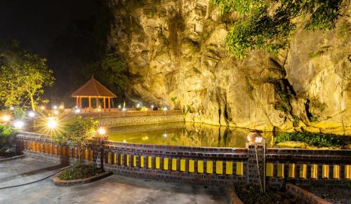 Κήπος έξω από το Trang An River View Homestay