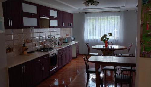 Φωτογραφία από το άλμπουμ του Котедж Під Крилом σε Dilyatyn