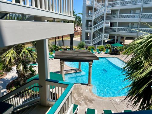 Kolam renang di atau dekat dengan Great Gulf Views of Galveston