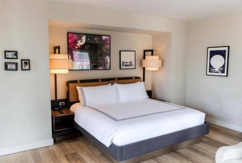 Katil atau katil-katil dalam bilik di Thompson Chicago, by Hyatt