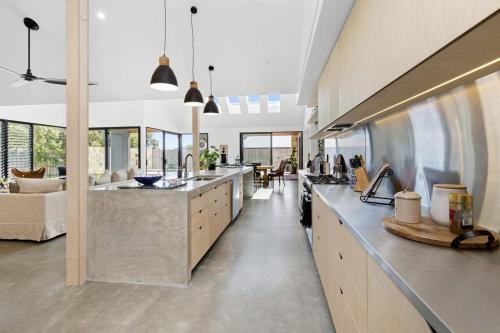 Φωτογραφία από το άλμπουμ του The Gables - Luxury Pool & Fire Pit 2min Beach σε Blairgowrie