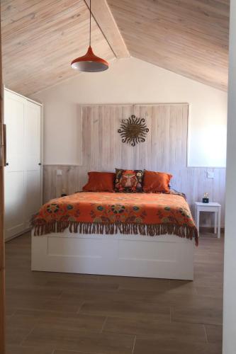 Ein Bett oder Betten in einem Zimmer der Unterkunft Quality Rustic Retreat in Tabernas Countryside