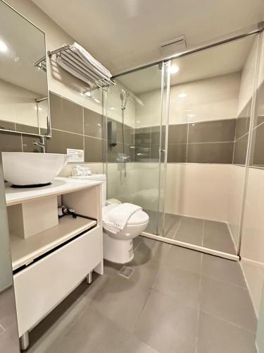 Ein Badezimmer in der Unterkunft Meworld Hotel - Daan
