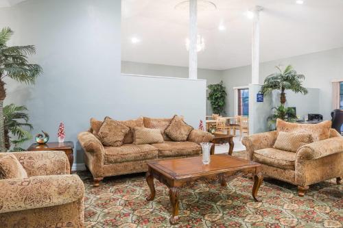 Χώρος καθιστικού στο Days Inn by Wyndham Portland/Corpus Christi