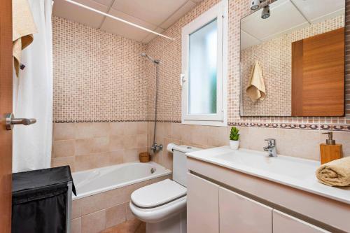 Phòng tắm tại Villa Bini Xaloc by Villa Plus