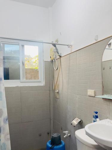 Ένα μπάνιο στο Apartment for rent 5min-drive to Alona Panglao