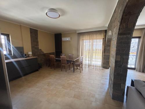Nikopoleos Home