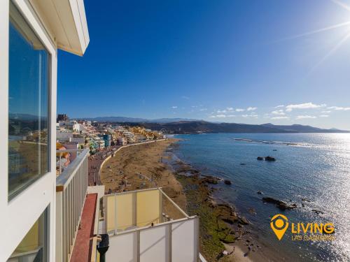 Living Las Canteras Homes - BEACHFRONT LOVE STORY