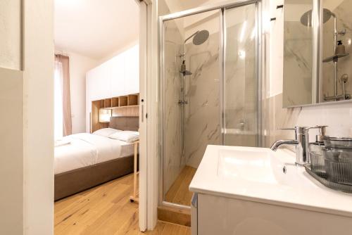 Navigli 2-Bedroom and Sofa Bed Home