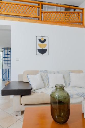 Posezení v ubytování Eco Beachfront Villa