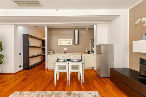 Luxury Loft Porta Nuova - Garage in Centro photo 6