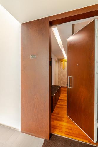 Luxury Loft Porta Nuova - Garage in Centro photo 12