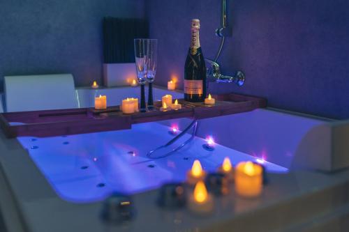 Mon Nid d'Amour - Jacuzzi Privatif - Centre Ville du Mans