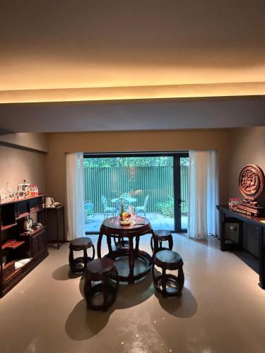 Ruang duduk di 杭州西湖茶荟酒店 G hotel west lake hotel