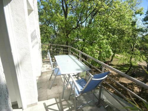 Balkoni atau teres di Delightful Villa at Moriani-Plage with Garden