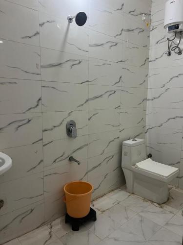 Ένα μπάνιο στο Hotel Gunjan Heritage