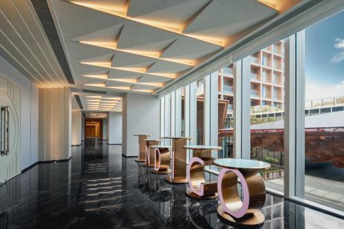 Ruang duduk di Hotel Indigo Shanghai Harbour City