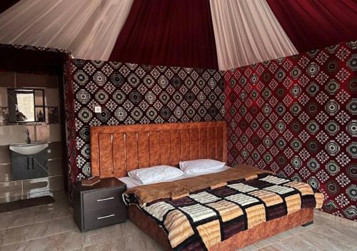 Vuode tai vuoteita majoituspaikassa Desert Waves Camp