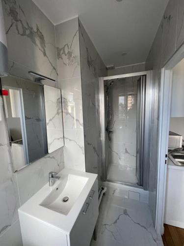 New 341 Suite Alfred - Cosy Apartment Paris Center