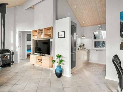 Dapur atau dapur kecil di Holiday Home Talula - 350m from the sea by Interhome
