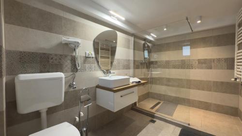 Ένα μπάνιο στο Rustic House Busteni