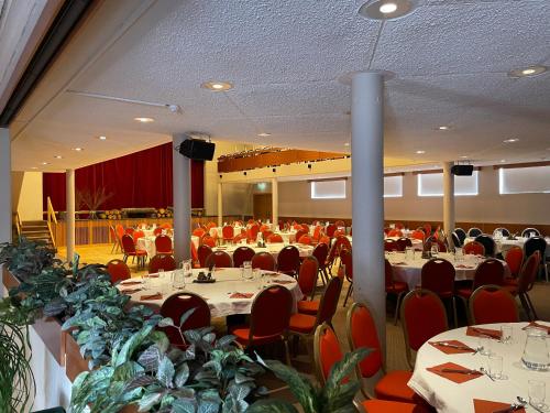 Un restaurante u otro lugar para comer en Hótel Valaskjálf