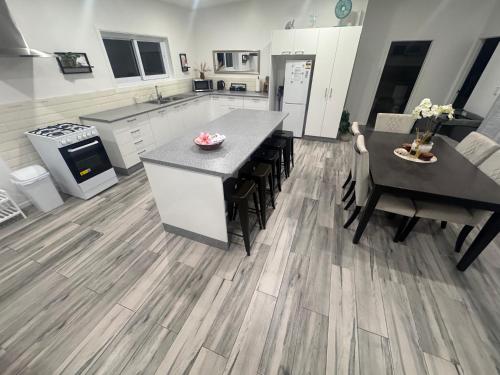 Cuina o zona de cuina de Te Kopa Villa