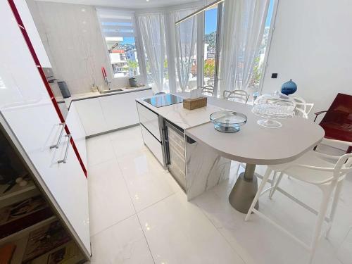 Fantastic penthouse 3 bedroom Croisette 406