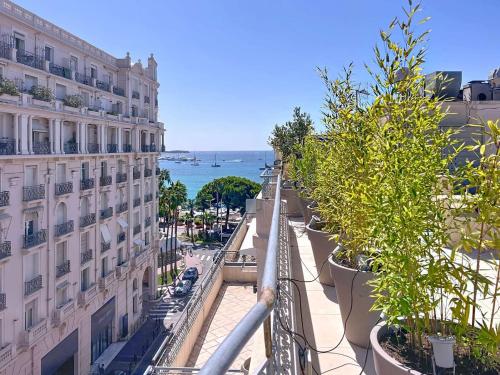Fantastic penthouse 3 bedroom Croisette 406