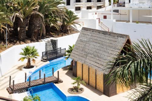 Home2Book Relaxing Getaway with Terrace & Pool