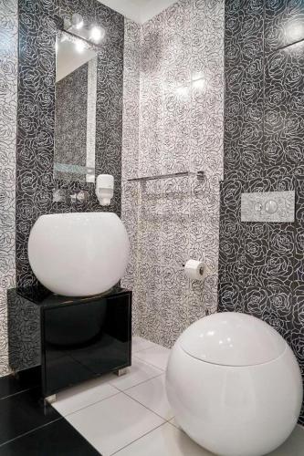 Bilik mandi di Marea by Baltic Home